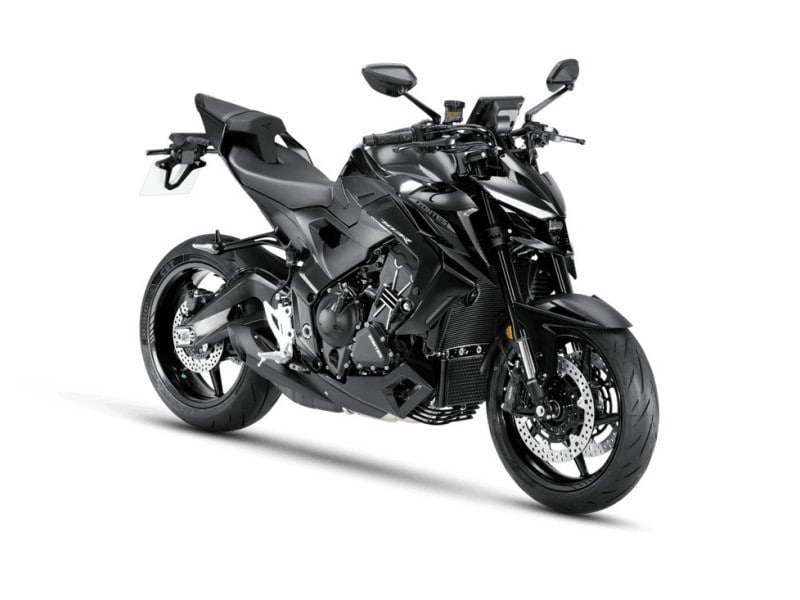 <div class='descrGalleryTitle'>9.	Zontes 703R</div><div class='descrGalleryText'><p>Torniamo in oriente con la Zontes 703R, moto di cui abbiamo già <a href="https://www.dueruote.it/prove/anteprime/2025/08/27/zontes-zt-703-rr-la-sportiva-cinese-che-non-punta-solo-sul-prezzo/">provato la versione carenata</a>. Il motore è un<b> tre cilindri in linea da 699 cc</b> con 95 cavalli a 11.500 giri e 74 Nm a 8.500. Il comando gas è meccanico quindi l’elettronica non è così raffinata: il <b>quick shifter funziona solo a salire,</b> ci sono due mappe motore che intervengono su accensione e iniezione e controllo di trazione. La ciclistica fa uso di materiali pregiati, con<b> telaio perimetrale e forcellone con capriata superiore in alluminio</b>, sospensioni Marzocchi completamente regolabili, freni Nissin e cerchi naturalmente in lega con pneumatici da 120/70 e 180/55. Il serbatoio tiene 18 litri e il<b> peso dichiarato è di 191 kg </b>in ordine di marcia. La strumentazione prevede uno schermo TFT da 6,75”. Se, come crediamo, sarà parente stretta della carenata RR, anche questa Zontes sarà una realizzazione decisamente ben riuscita, e certamente ad un prezzo molto invitante, pur non ancora ufficializzato; pensate che <b>la RR non arriva a 8.000 euro</b>, fermandosi a 7.990.</p>
</div>